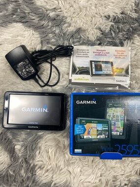 Garmin Nuvi 2595LMT Maps & Traffic Bluetooth No Stand Tested & Working